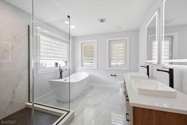 Property listing MLS 4046640 photo 27