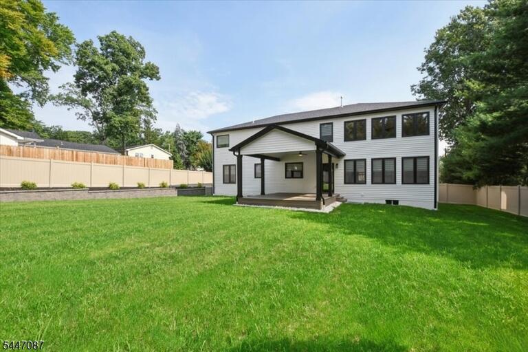 Property listing MLS 4046640 photo 43