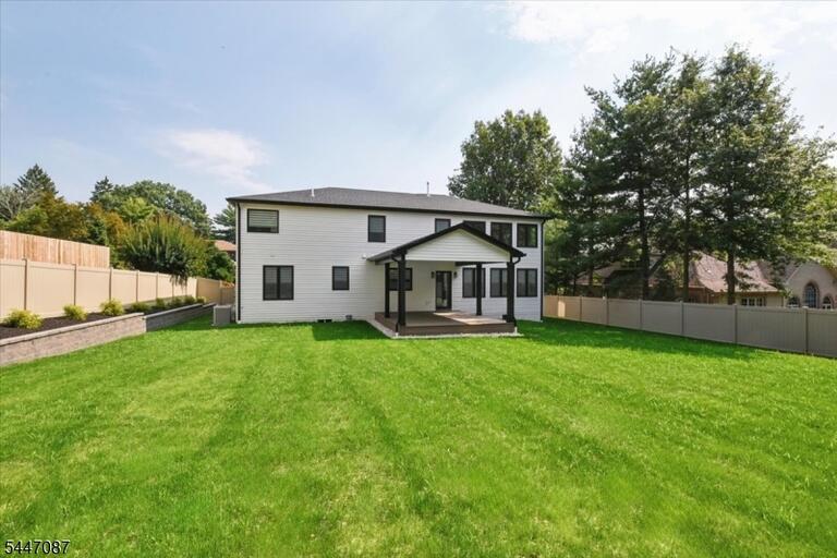 Property listing MLS 4046640 photo 44