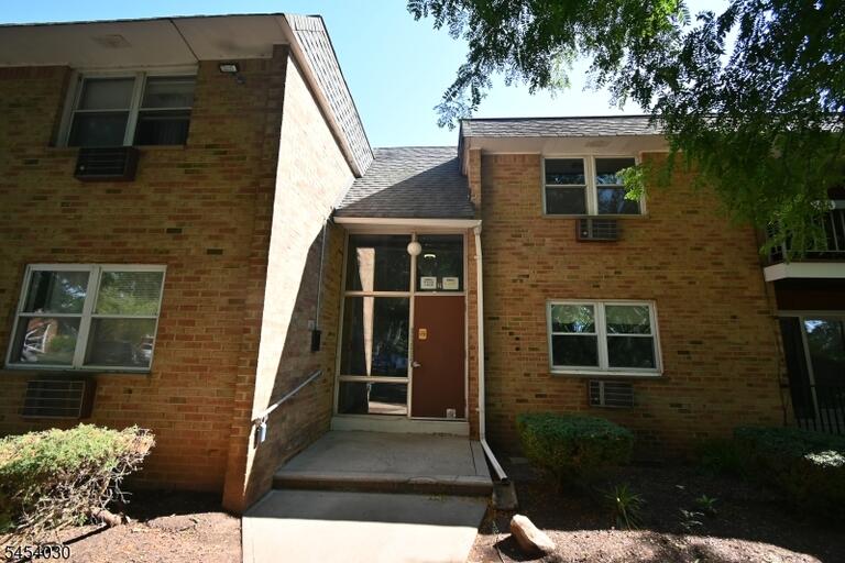 Property listing MLS 4047059 photo 1