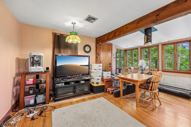 Property listing MLS 4047500 photo 2