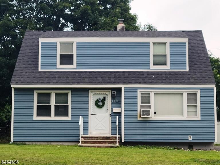 Property listing MLS 4047581 photo 1