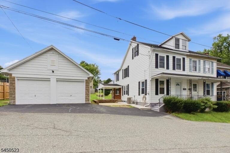 Property listing MLS 4047882 photo 1