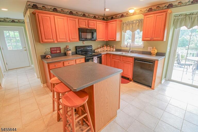 Property listing MLS 4048787 photo 10