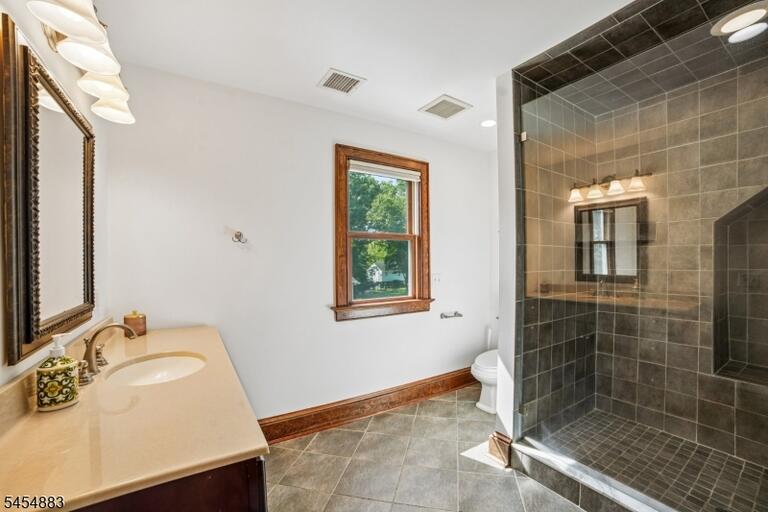 Property listing MLS 4048829 photo 18