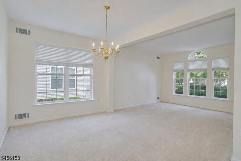 Property listing MLS 4048845 photo 11