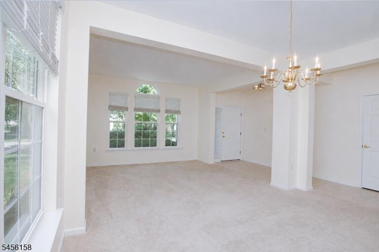 Property listing MLS 4048845 photo 13