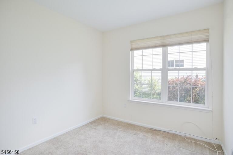 Property listing MLS 4048845 photo 15