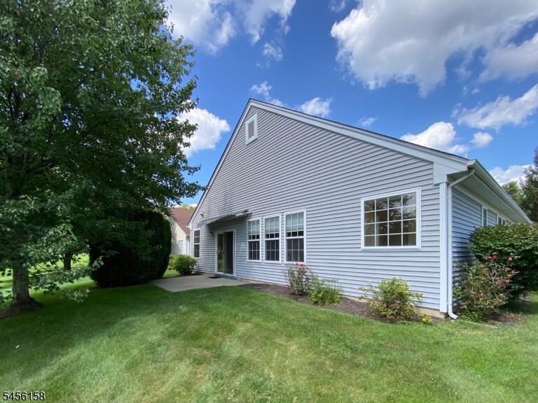 Property listing MLS 4048845 photo 3