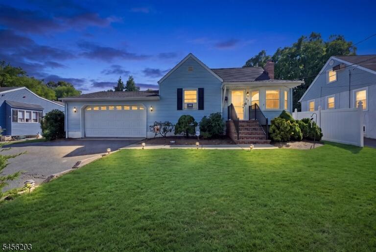 Property listing MLS 4048854 photo 1