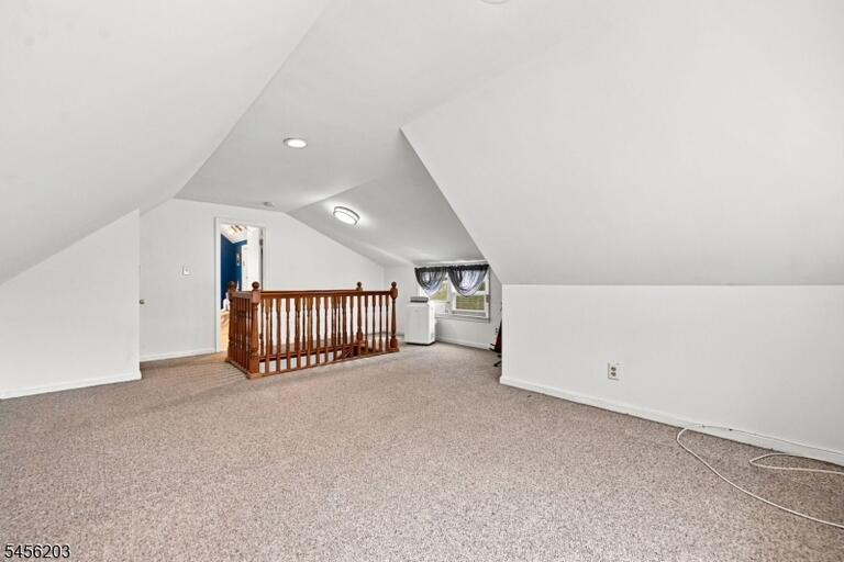 Property listing MLS 4048854 photo 18
