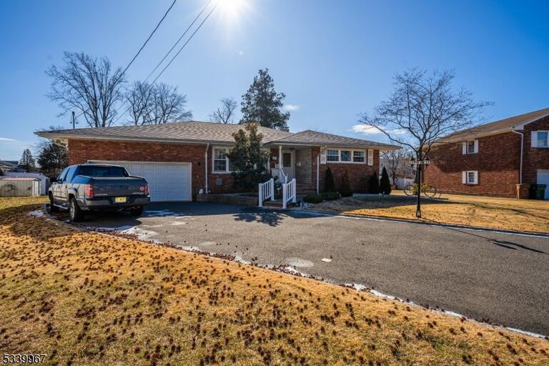 Property listing MLS 4048914 photo 1