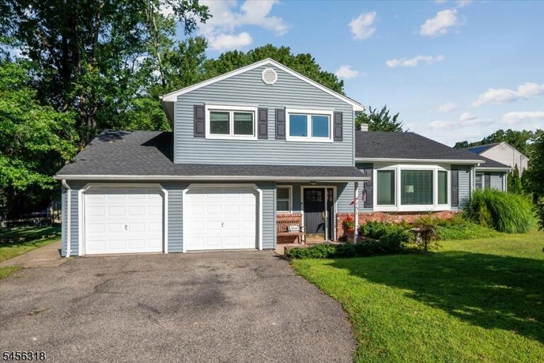 Property listing MLS 4048945 photo 1