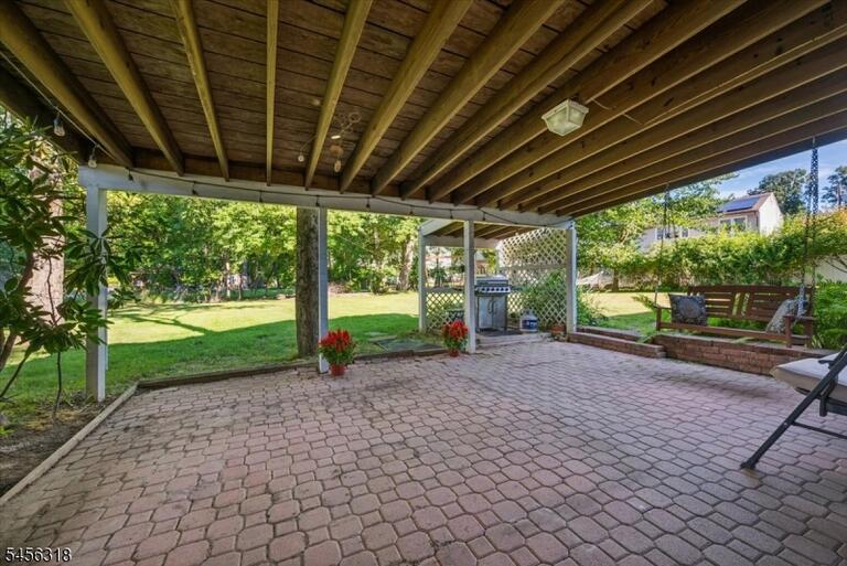 Property listing MLS 4048945 photo 35