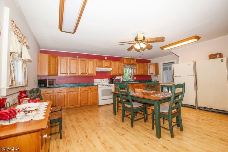 Property listing MLS 4049036 photo 15