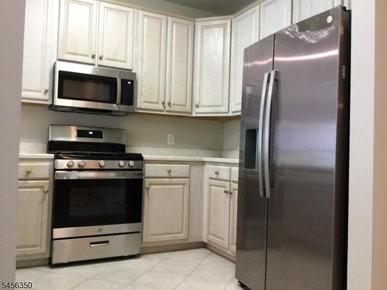 Property listing MLS 4049114 photo 15