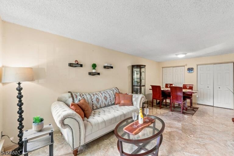Property listing MLS 4049226 photo 1
