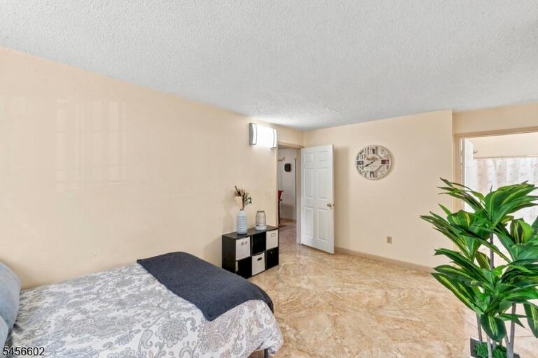 Property listing MLS 4049226 photo 13