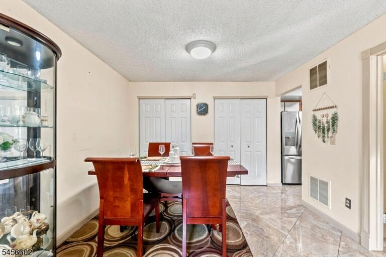 Property listing MLS 4049226 photo 4