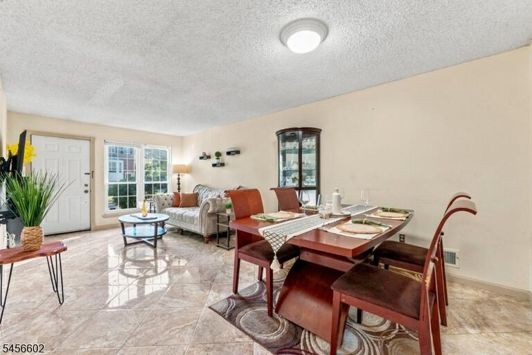 Property listing MLS 4049226 photo 6