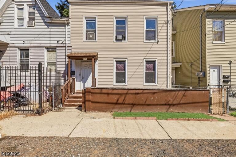 Property listing MLS 4049295 photo 1
