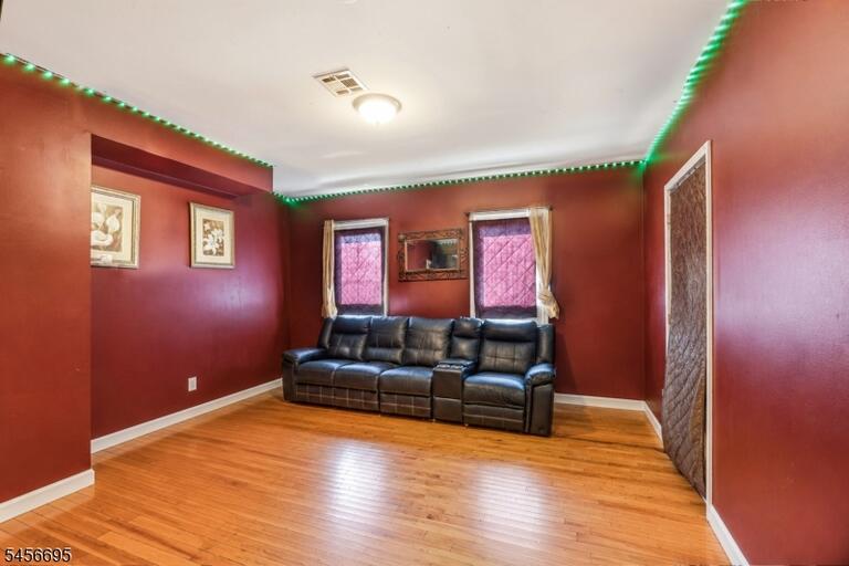 Property listing MLS 4049295 photo 3
