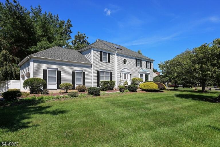 Property listing MLS 4049315 photo 2