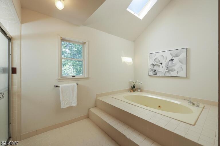 Property listing MLS 4049315 photo 32