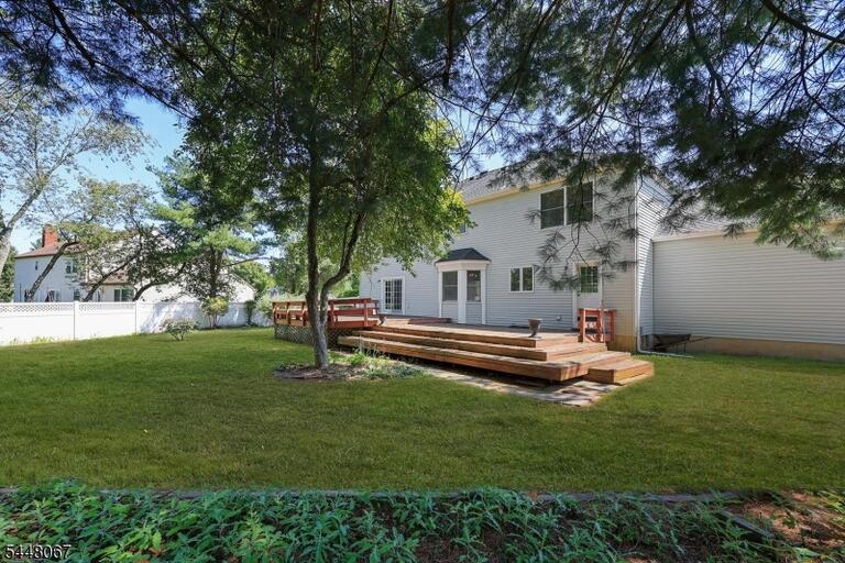 Property listing MLS 4049315 photo 47