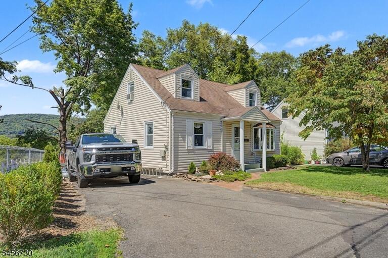 Property listing MLS 4049319 photo 1