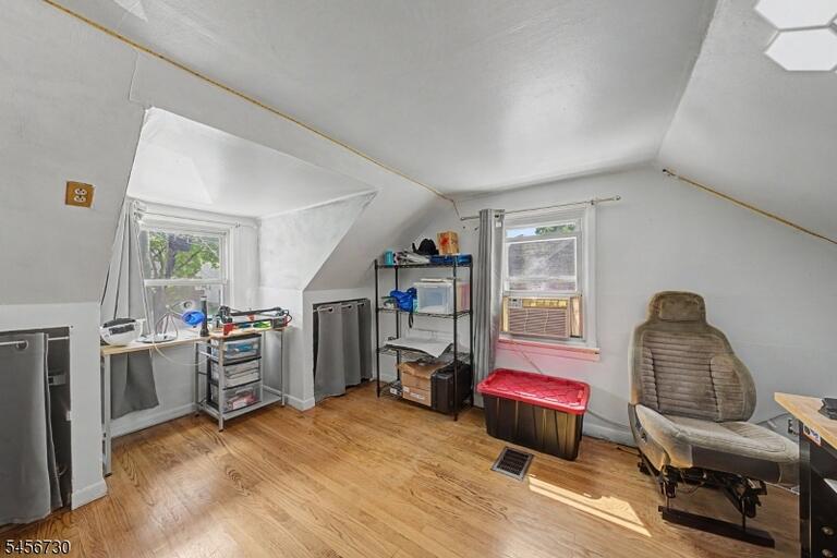 Property listing MLS 4049319 photo 15