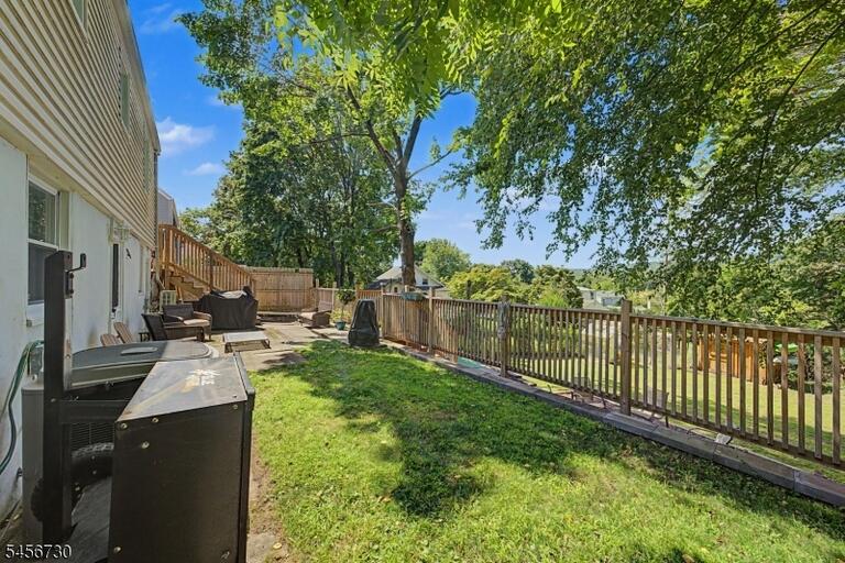 Property listing MLS 4049319 photo 32