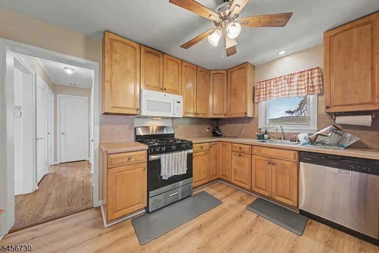 Property listing MLS 4049319 photo 9