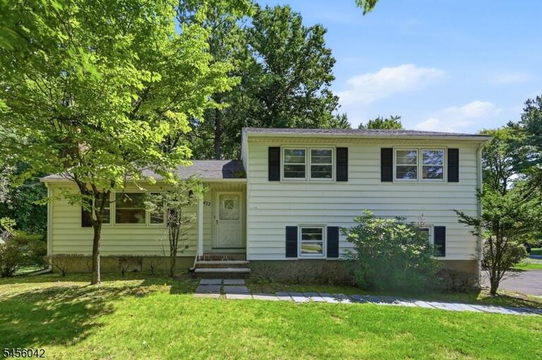 Property listing MLS 4049345 photo 1