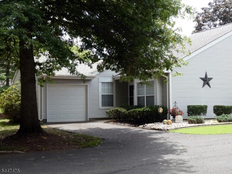 Property listing MLS 4049358 photo 2