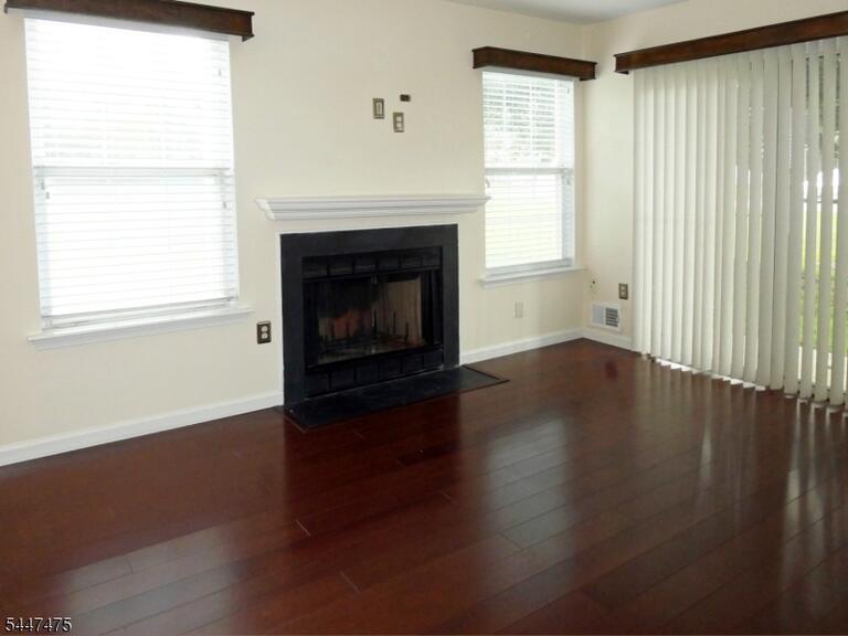 Property listing MLS 4049358 photo 4