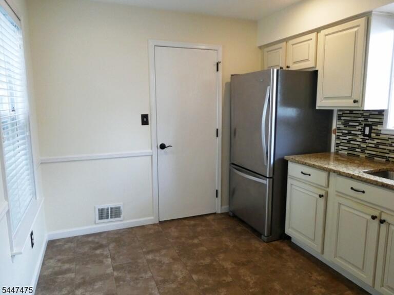 Property listing MLS 4049358 photo 6
