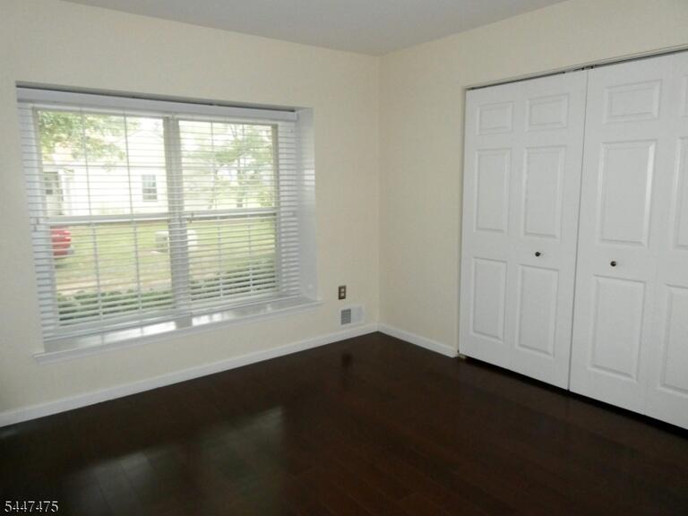 Property listing MLS 4049358 photo 9