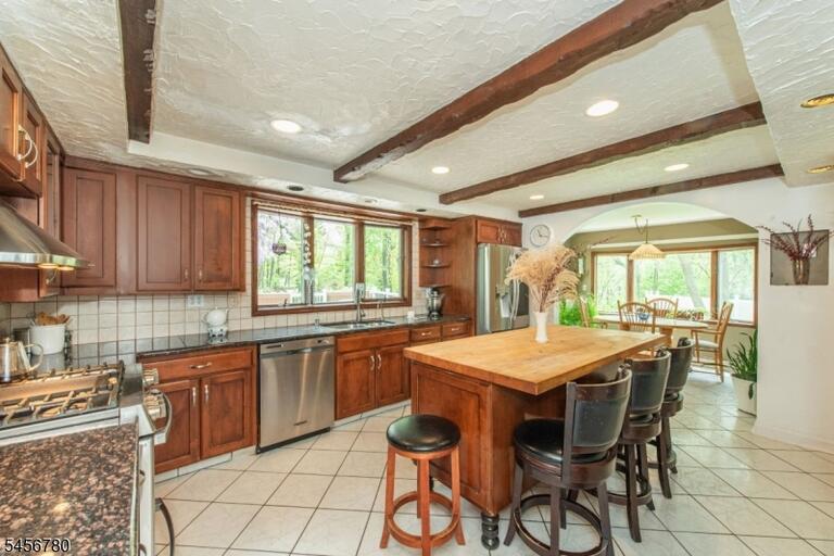 Property listing MLS 4049359 photo 12