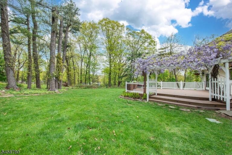Property listing MLS 4049359 photo 5