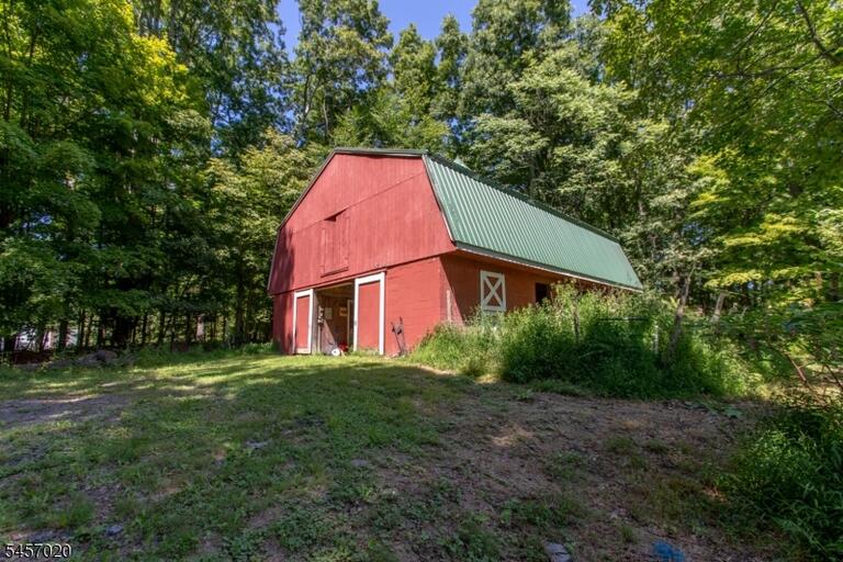 Property listing MLS 4049583 photo 25