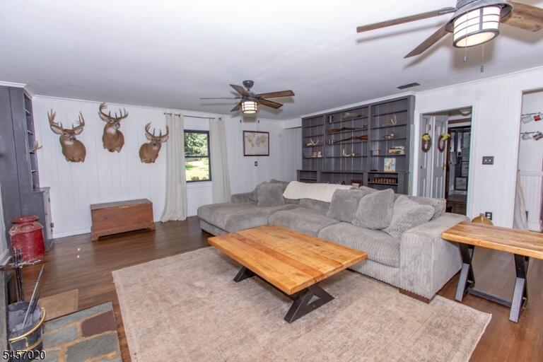Property listing MLS 4049583 photo 3