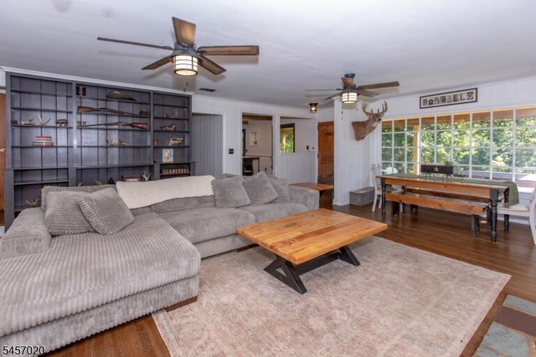 Property listing MLS 4049583 photo 4