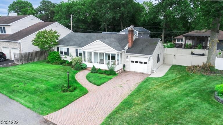 Property listing MLS 4049647 photo 2