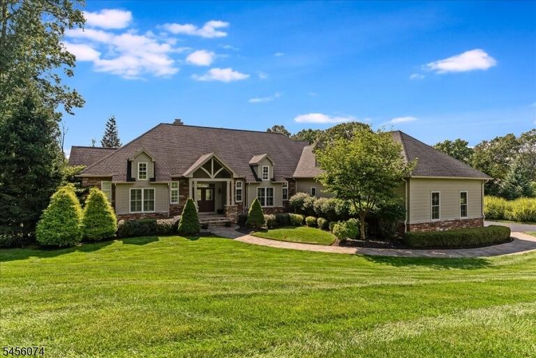 Property listing MLS 4049746 photo 1
