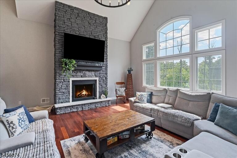 Property listing MLS 4049746 photo 15
