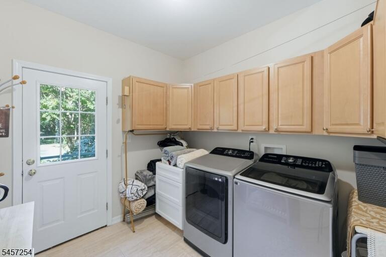 Property listing MLS 4049766 photo 18