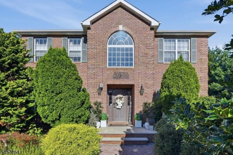 Property listing MLS 4049766 photo 2