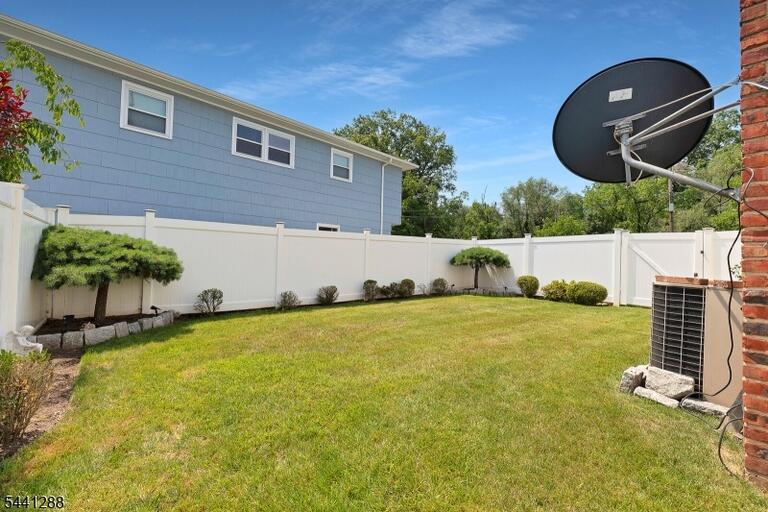 Property listing MLS 4049868 photo 44