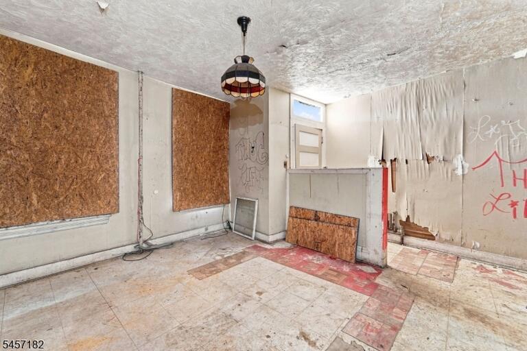 Property listing MLS 4049890 photo 9